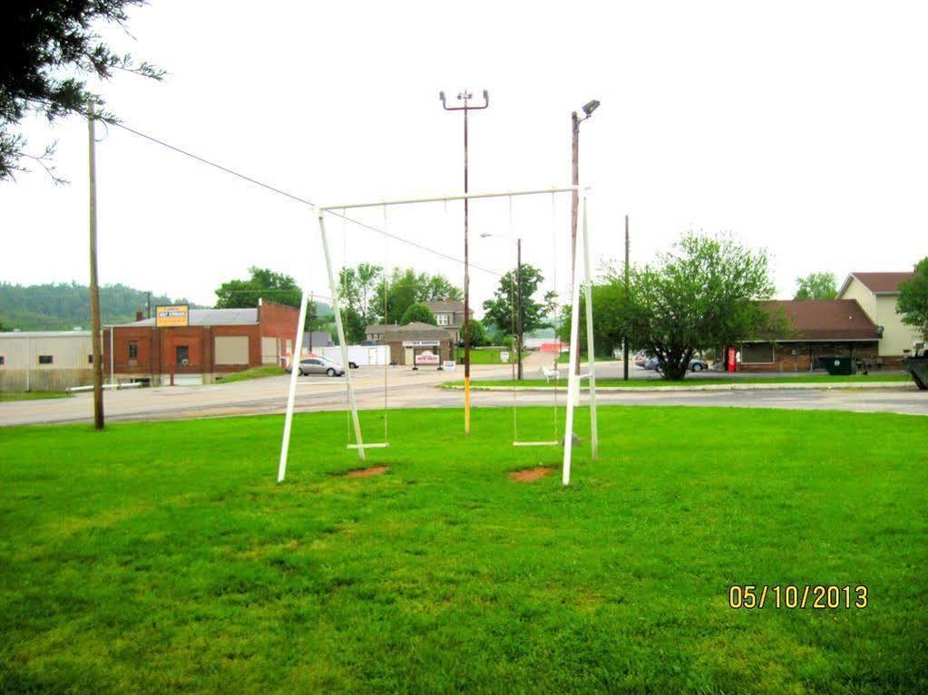 Horse Cave Motel Exterior photo