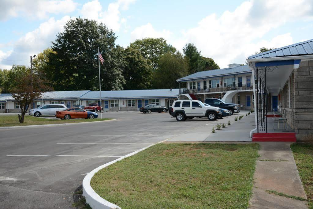 Horse Cave Motel Exterior photo